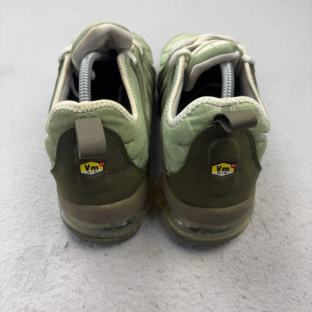 Nike Air Vapormax Plus Shoes Mens Size 10 Green Cushioned Sneakers FD0779-386